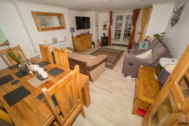 Parking, Garden, Private Patio - Eastbourne