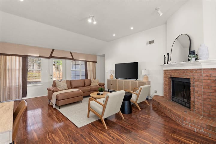Entire Home 3 Bed/2 Bathroom Fully Furnished - Alpharetta, GA