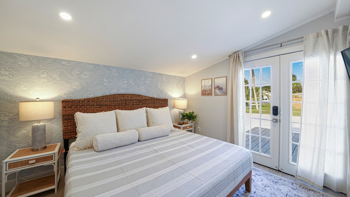 King guest bedroom: where every night is fit for royalty