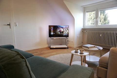 Leistungsstarkes Airbnb: Bright 3-room apartment in Unterbilk/Flehe in Bilk