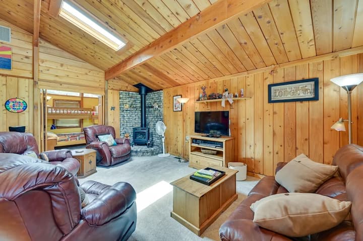 Cabin In The Pines W/ Fireplace - Munds Park, AZ