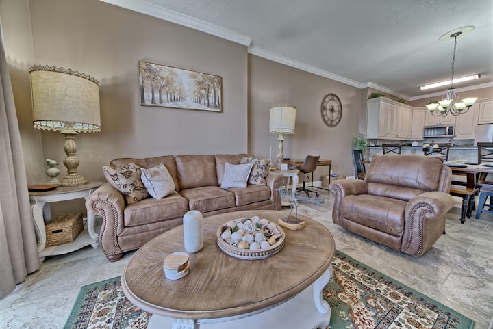 Beautiful Beach And Ocean Front Condo. - Panama City Beach, FL
