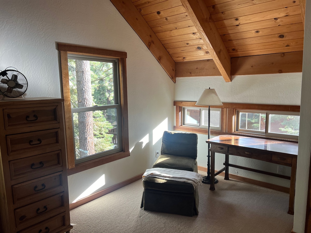 bàn làm việc để "làm việc" trong kỳ nghỉ