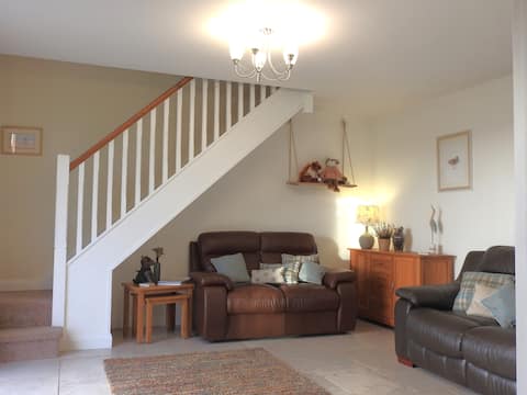Successful Airbnb property: Delightful, cosy, country annexe in Causeway