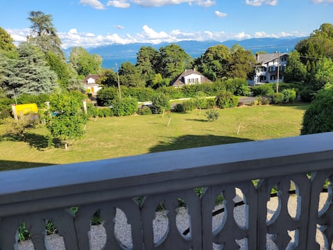 Large "Bellevue" apartment. Lake Geneva views