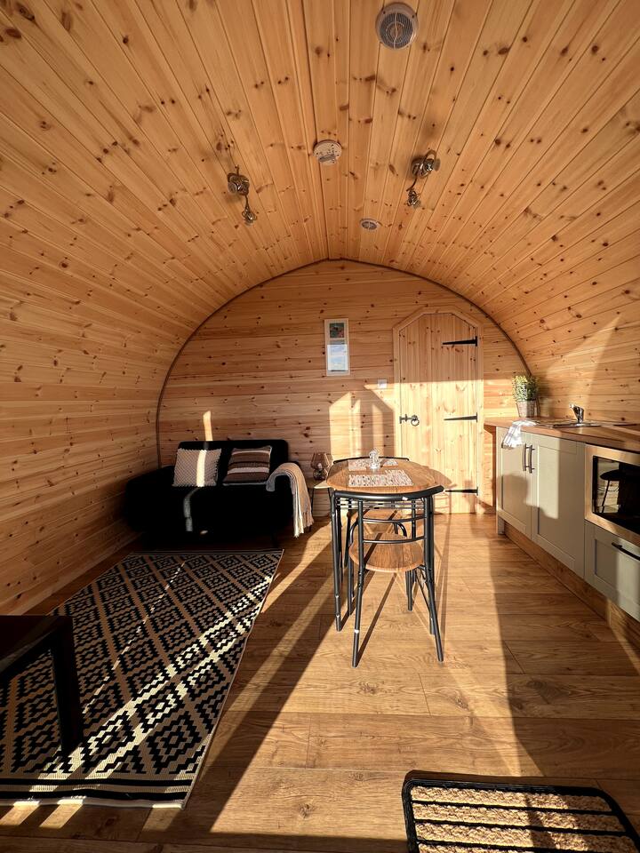 Cybi - Luxury Pet Friendly Pod With Sea Views - North Wales