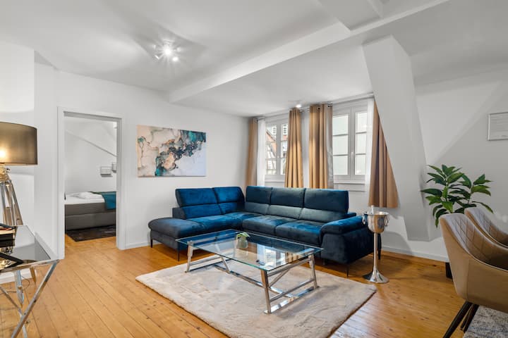 Lit Living: In The Heart Of Weinheim- Free Parking - Viernheim