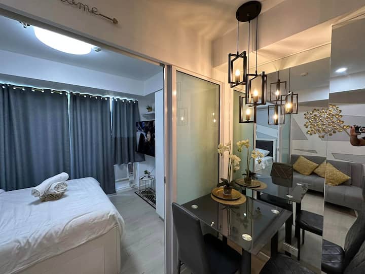 1BR Azure Beach Resort Paranaque near Airport Hotels for Rent in