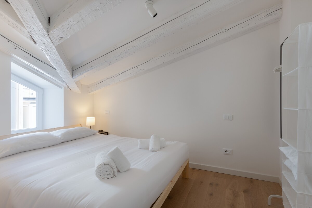 Blake, central attic with parking in Trieste - Apartments for Rent in  Trieste, Friuli-Venezia Giulia, Italy - Airbnb, image size:1200x800