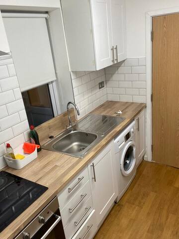 Comfort 4 Bedroom Flat in Euston (135/1) gallery image 3