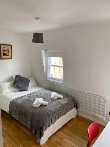 4 Bedroom Flat near Euston Station (135/3) gallery image 4