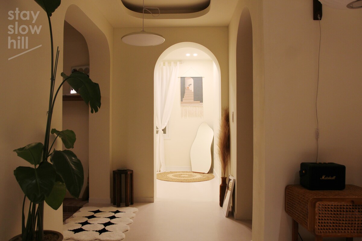 Đây là một phòng ngủ mở không có lối vào.