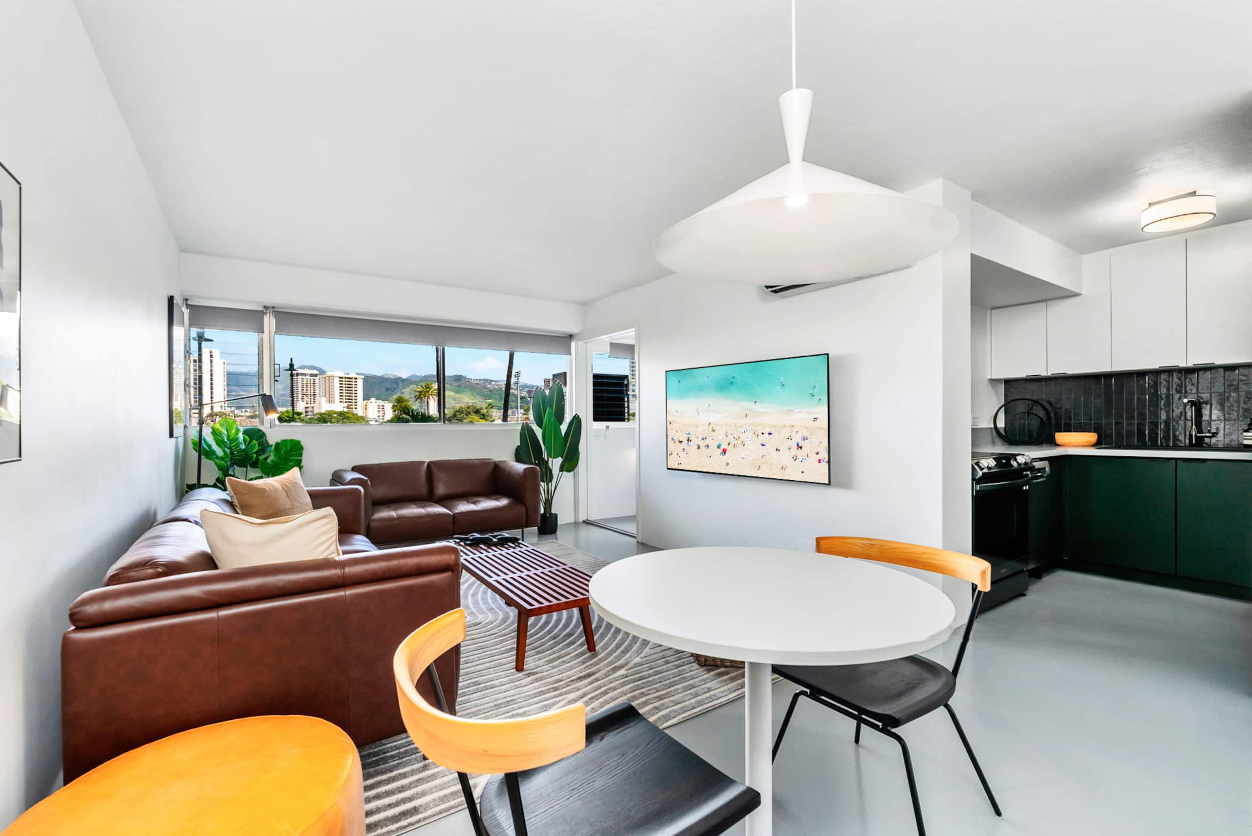 Alo + 2BR/2BA + Parking + Sleeps Up To 18 Guests! - Image 6