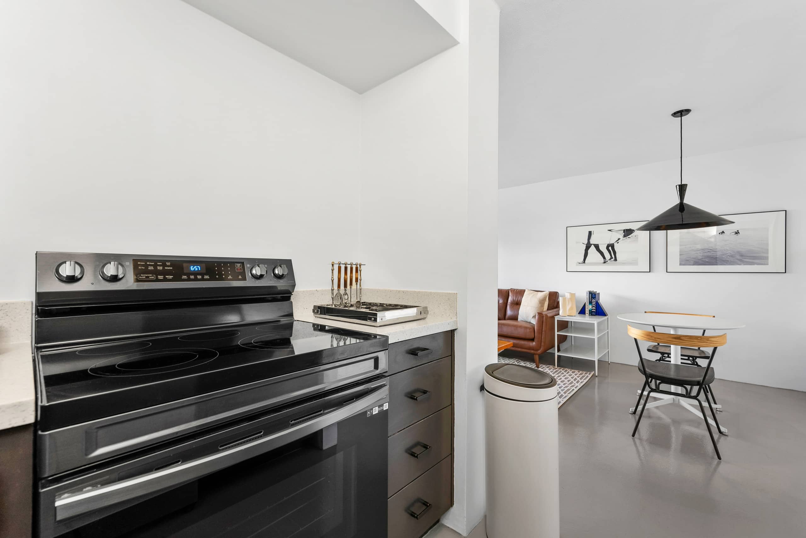 Alo + 2BR/2BA + Parking + Sleeps Up To 18 Guests! - Image 14