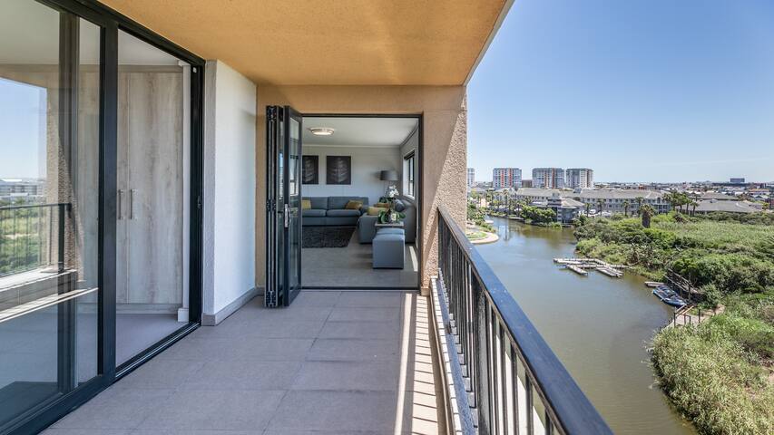 608 Waters Edge gallery image 2