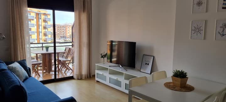 Sunsea Lloret 2: Sun, Beach, Pool & Wifi - 濱海略雷特
