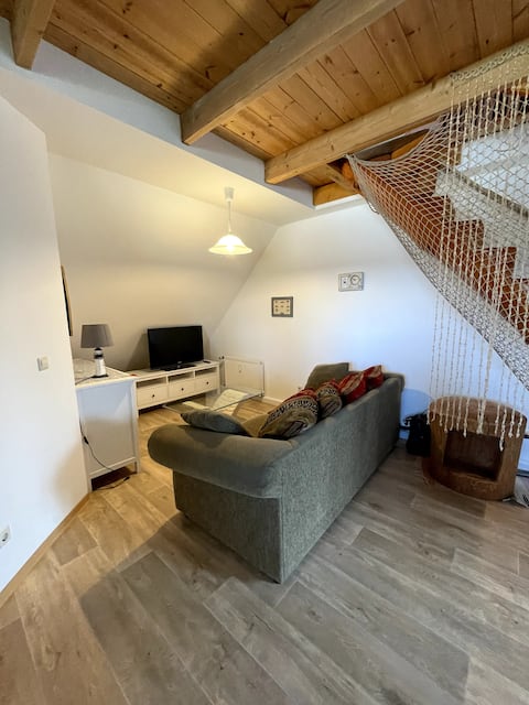 Leistungsstarkes Airbnb: Apartment on the upper floor in thatched country house in Peenemünde
