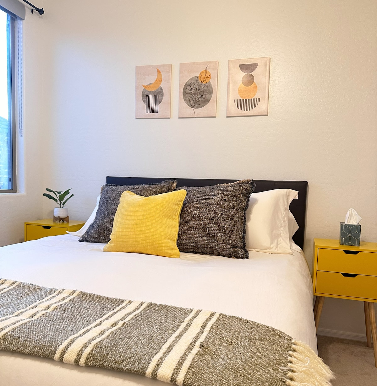 Dhoma e gjumit 3: Ventilator, lart, Queen