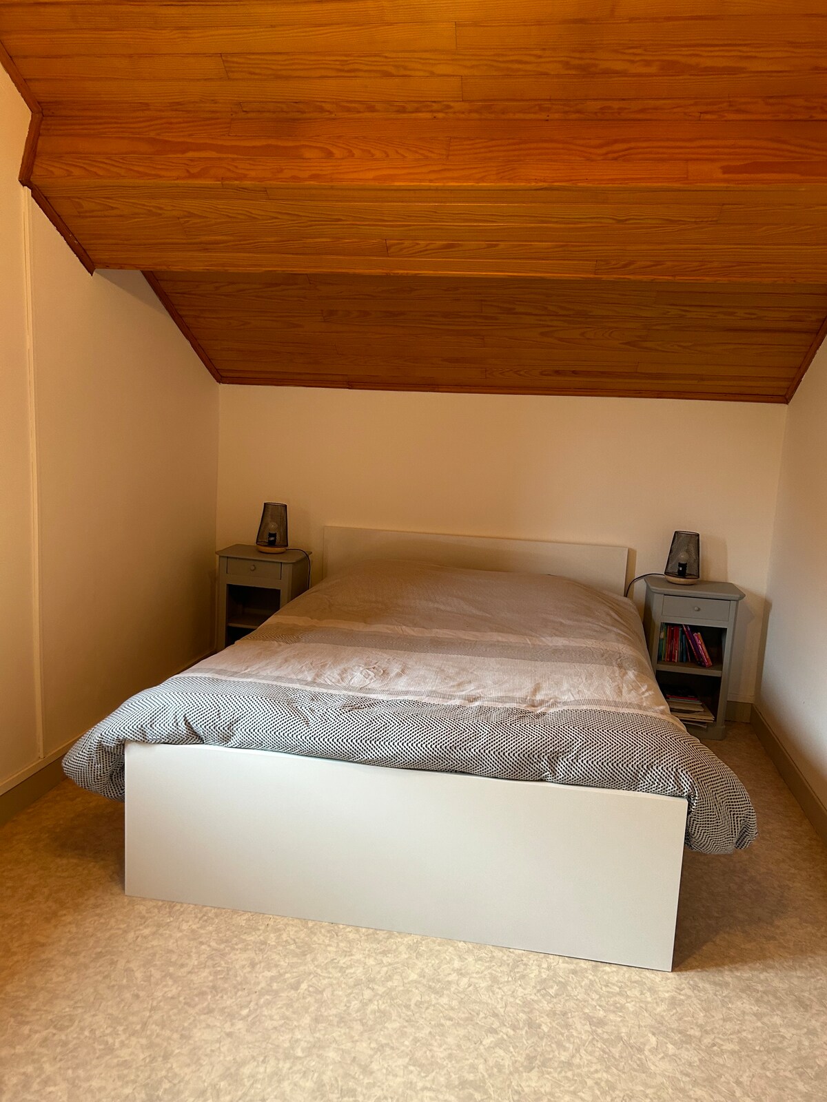 საძინებელი 1