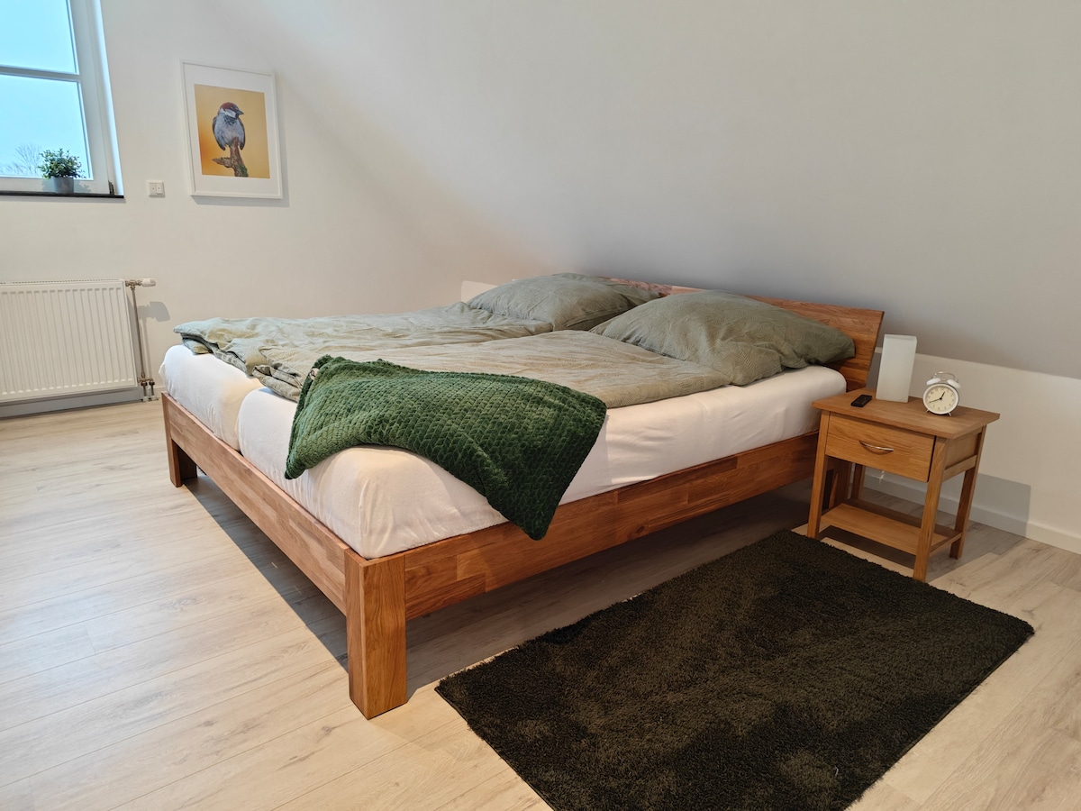 Schlafzimmer 2