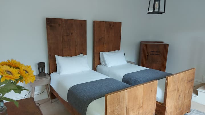 City Centre Twin En-suite Room + Parking - Preston