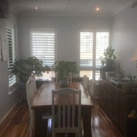 Theatre district, central CBD Melbourne gallery image 5