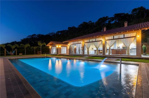 Farmhouse at the João Penido Dam