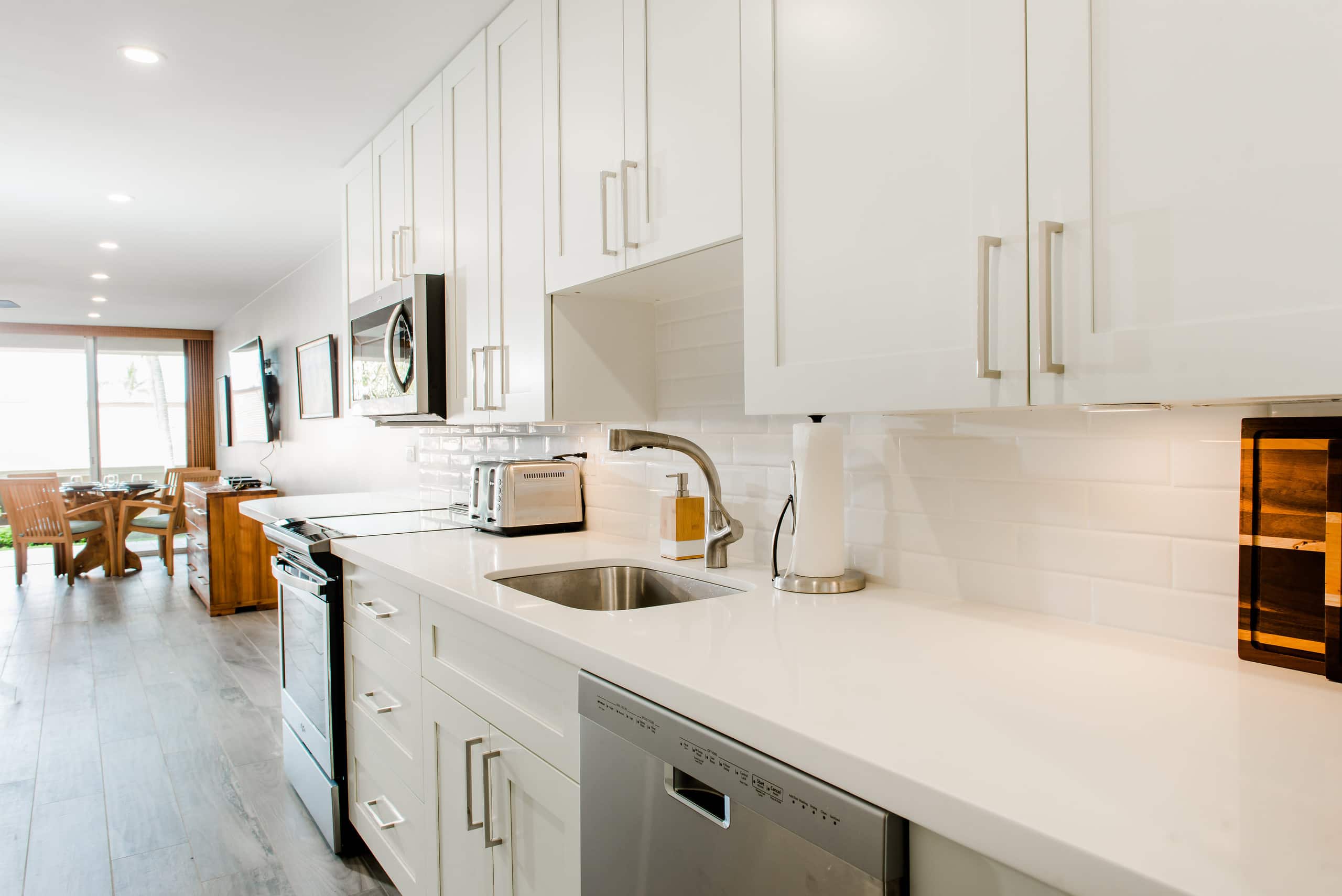Condo in Lahaina · ★4.96 · 1 bedroom · 4 beds · 1 shared bath - Image 4