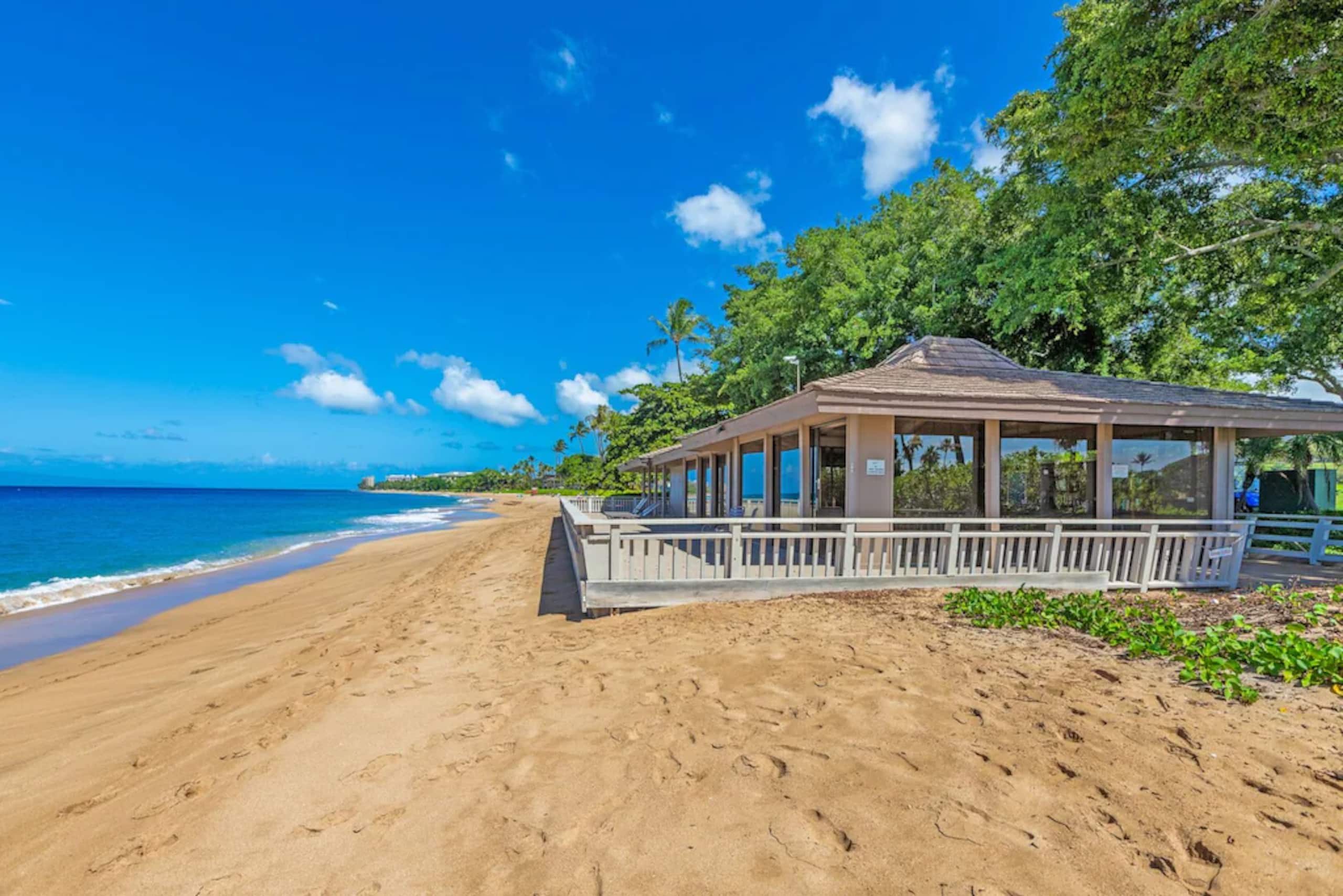 Condo in Lahaina · ★4.96 · 1 bedroom · 4 beds · 1 shared bath - Image 13