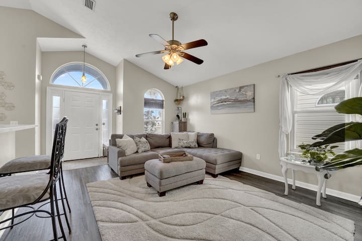 Sand Castle Shores Retreat - Panama City Beach, FL