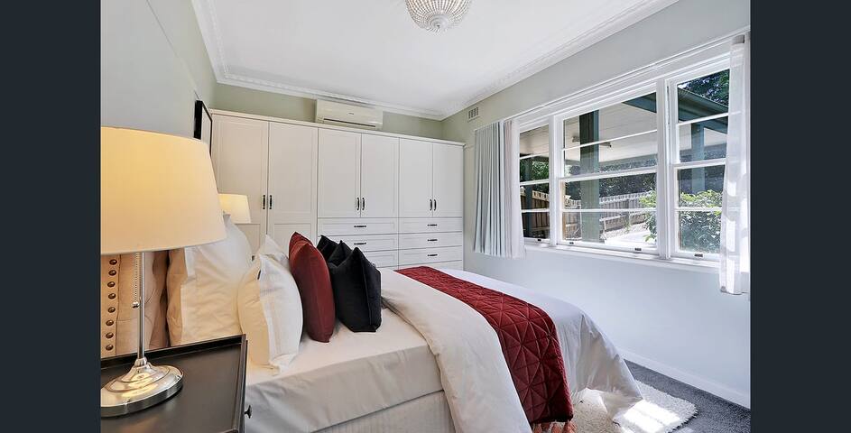 Beautiful 3 bedroom House close to shops amenities