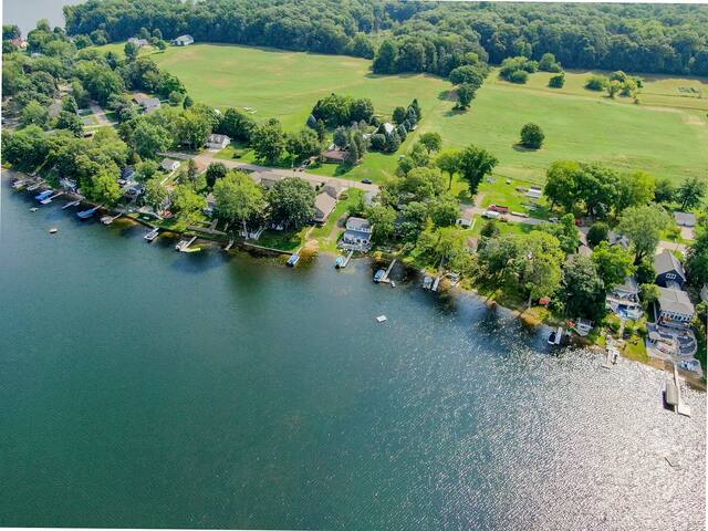 Free Kayak&Paddle, Lakefront, Hot Tub, Sleeps 12
