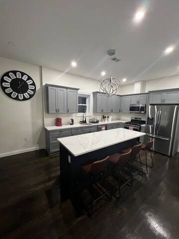 4 Rooms in Boston. Private Baths