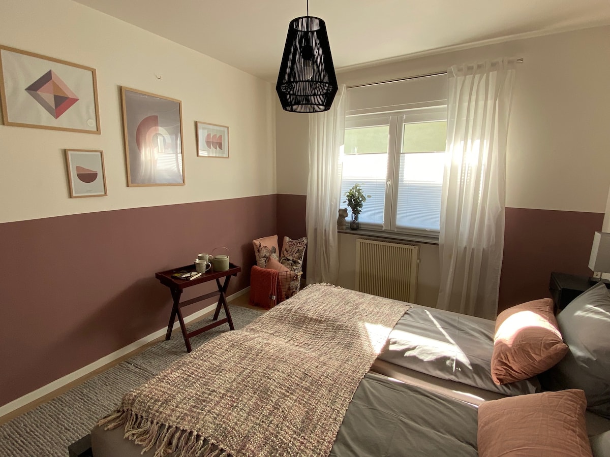 חדר שינה 1 עם מיטה גדולה 200x200 מ'