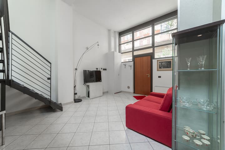 Rentiamomilano Throat House - Milan