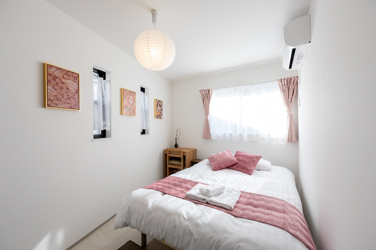 ベッドルーム(ピンク)