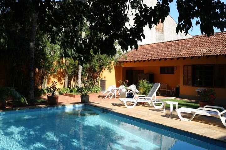 Tropical sun filled house & pool gallery image 3