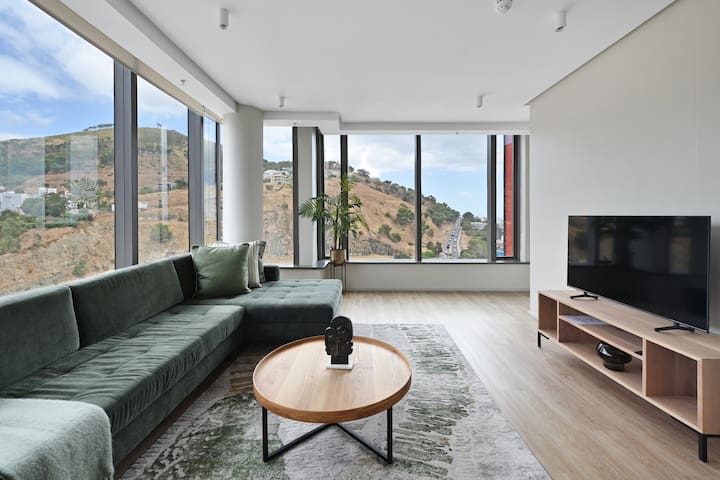 Modern 2BR Apartment with Stunning Mountain Views