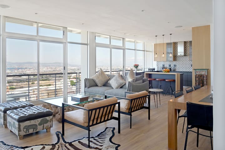 Modern Designer Penthouse with Panoramic views.