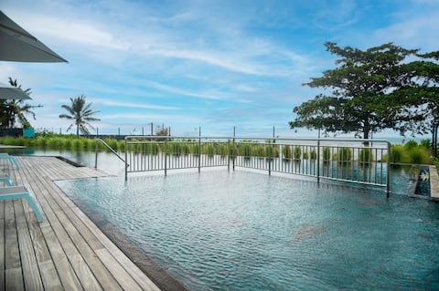 Ocean Point Beachfront Residences - Beach apt