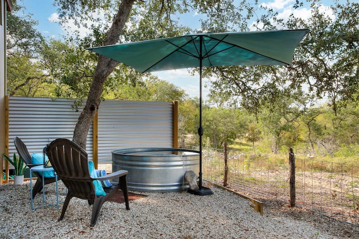 The Hill Country Glass House - Tiny houses for Rent in Hondo