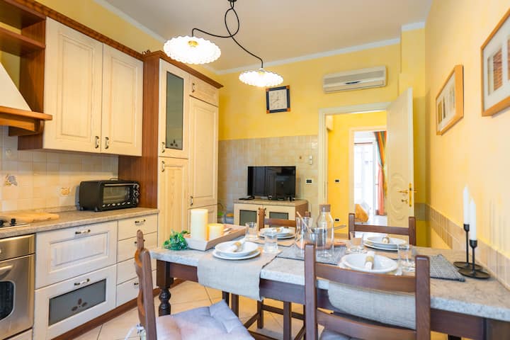 [À 150m De La Mer] Appartement De Trois Pièces. - Loano