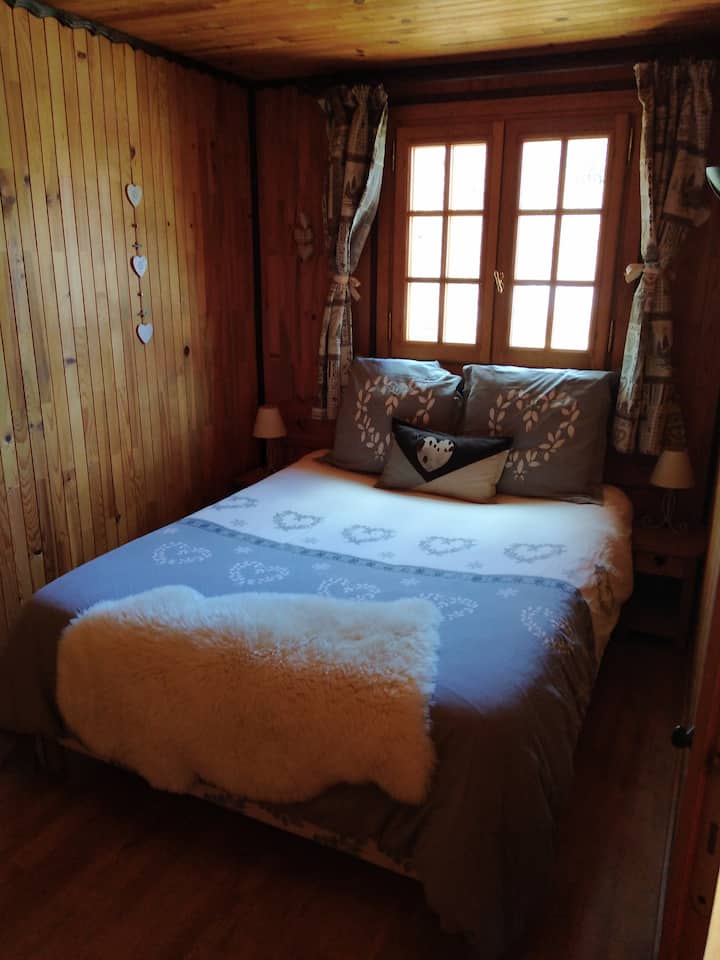 غرفة النوم الرئيسية - 1 سرير مزدوج