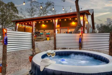The Hill Country Cottage