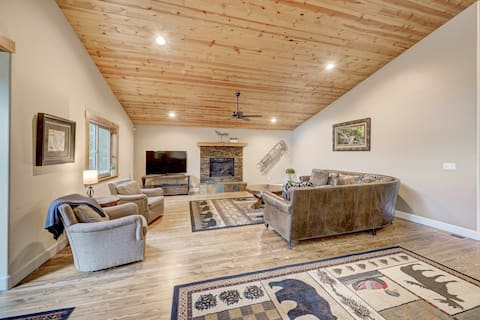 Top performing Airbnb: Mustang Mountain | Luxe Views + Lake Access in Arnold