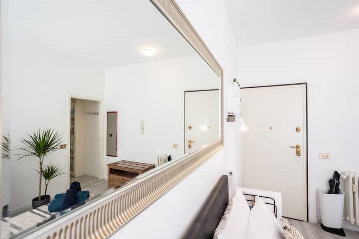 [Duomo 10min/metro 1min] Luminous Studio • Wi-fi - Milan