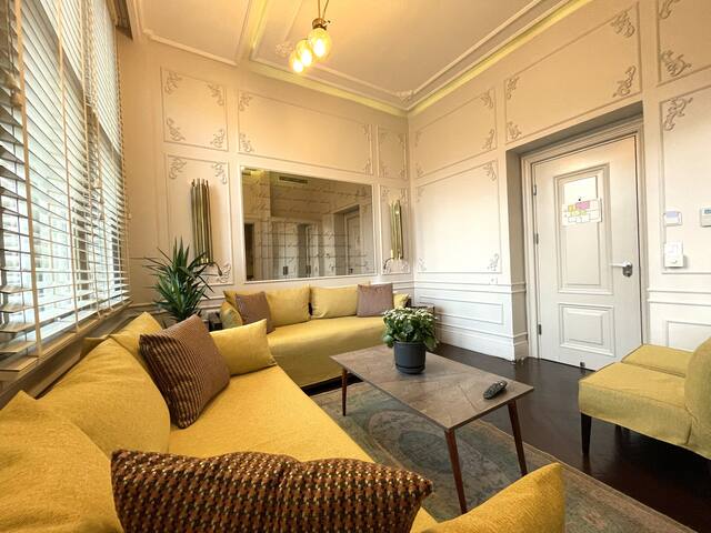 Spacious Taksim House 3+1 Fully A/C gallery image 3