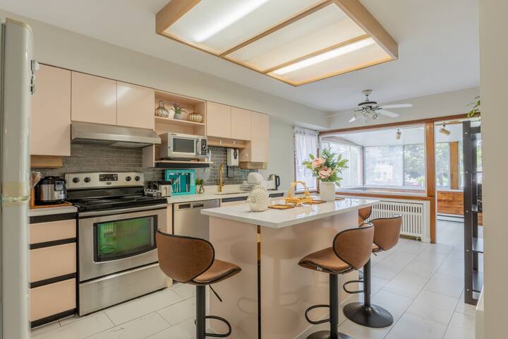 Spacious 4BD Family Home! gallery image 5