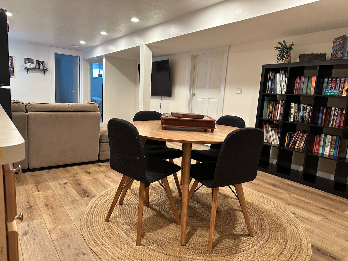 Cozy & Bright Private Basement