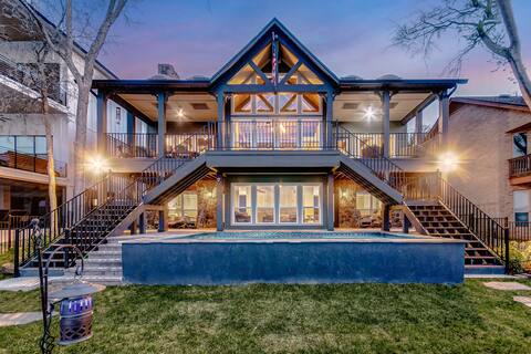 Lakefront Sunsets - Pool & Spa at Happy Place